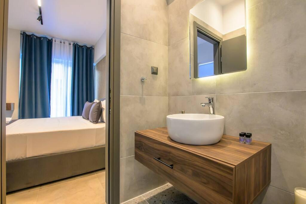 Luxury 4,1 Apartment Larissa